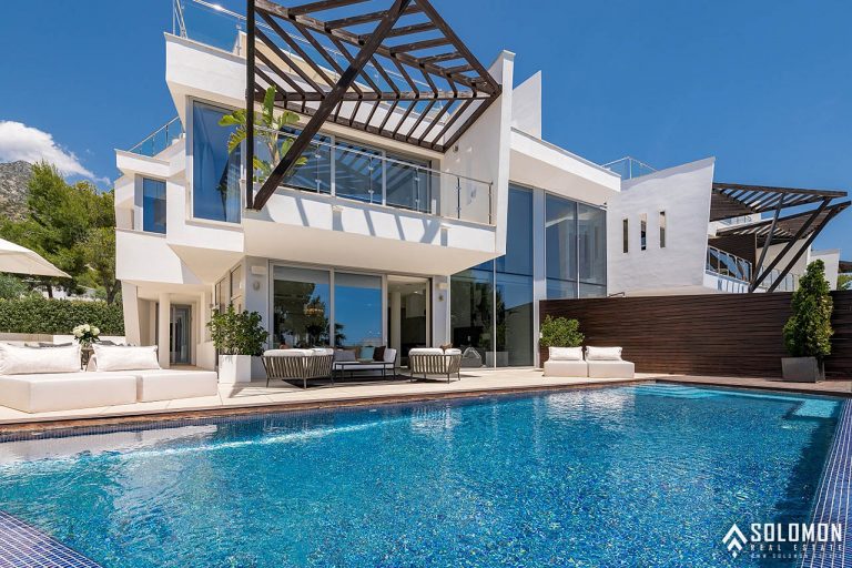 Perfectly Located Prestigious Villas in Marbella - Costa del Sol - Málaga - Spain