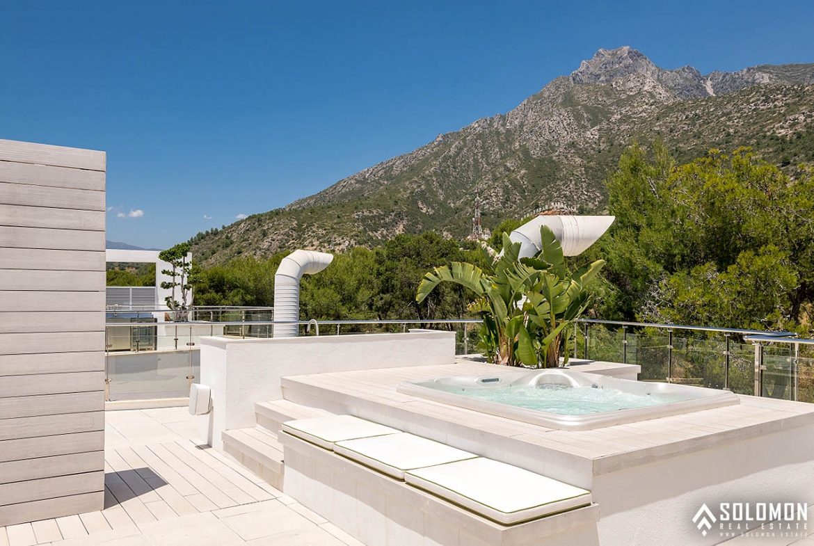 Perfectly Located Prestigious Villas in Marbella - Costa del Sol - Málaga - Spain