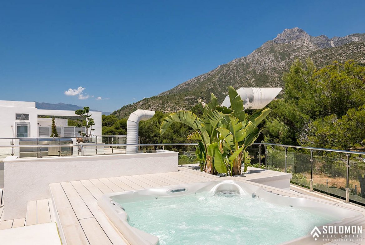 Perfectly Located Prestigious Villas in Marbella - Costa del Sol - Málaga - Spain