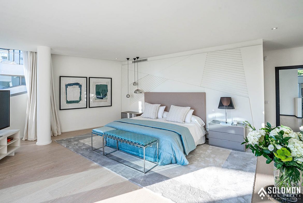 Perfectly Located Prestigious Villas in Marbella - Costa del Sol - Málaga - Spain