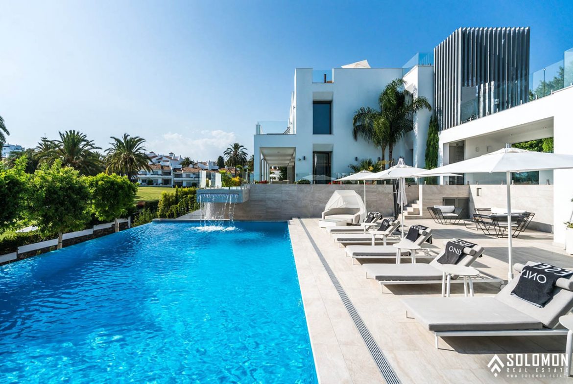 Well-Designed Deluxe House with an Infinity Pool in Nueva Andalucía - Marbella -Málaga - Spain