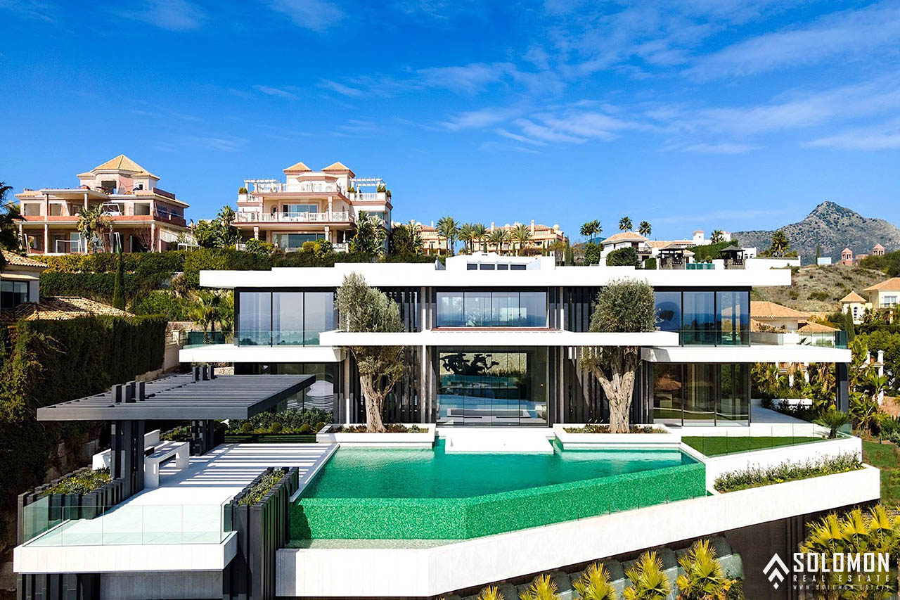 Golf Villa with Infinity Pool in Benahavis - Marbella - Málaga - Spain - Solomon Real Estate | Luxury Living