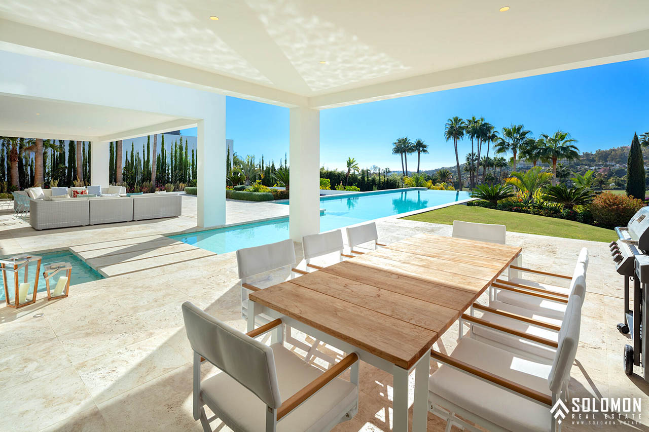 Luxury Villa - Near Golf Course in Marbella - Nueva Andalucía - Málaga - Spain