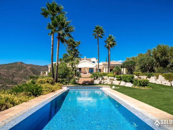 Bright Mansion with the Beautiful Swimming Pool in Benahavís – Costa del Sol – Marbella – Málaga – Spain